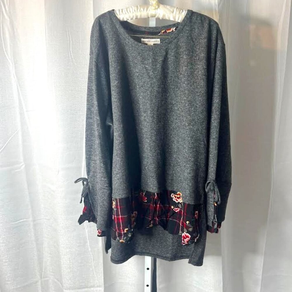 NWT New York Laundry Gray Shirt with Plaid/Floral Trim - Size 3X